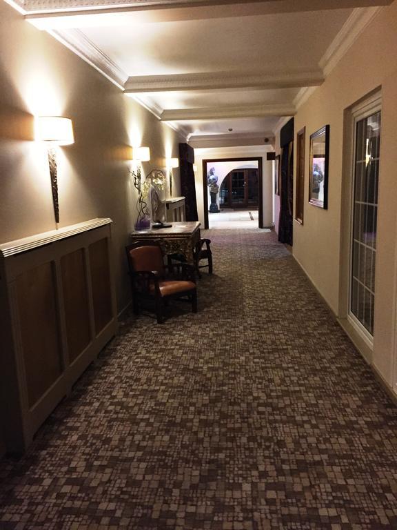 The Royal Chace Hotel Enfield Kültér fotó
